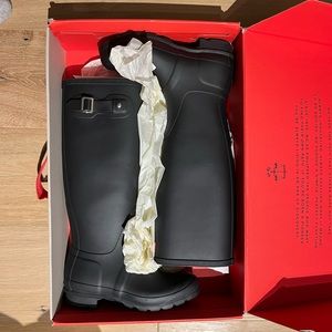 Tall Black Hunter Rain Boots, Size US 6